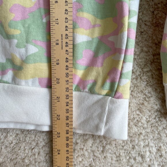 Disney Minnie Mouse Camo Pullover Hoodie Women M Graphic Fleece Preppy Travel - Picture 6 of 7